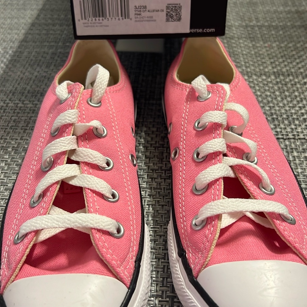 Converse Kids- Chuck Taylor® All Star® Core Ox (Little Kid)- PINK- Brand New!